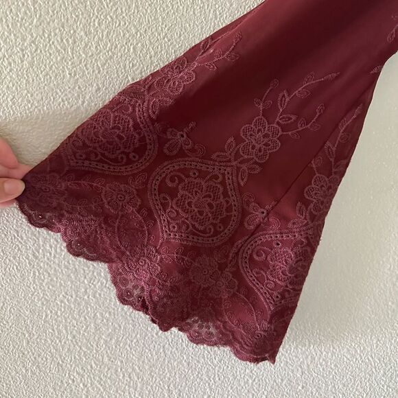 WAYF Halifax Embroidered Bell Sleeve Dress Burgundy Red Size M - Picture 3 of 8